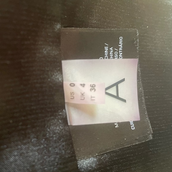 Ellie Tahari silk pencil skirt - Picture 5 of 6